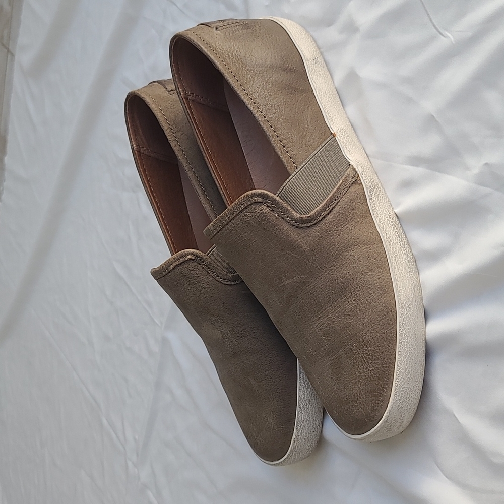 Frye Dylan Slip On